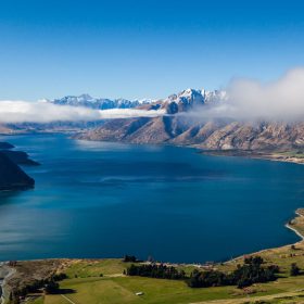 Hồ Wakatipu và thị trấn nhỏ Glenorchy