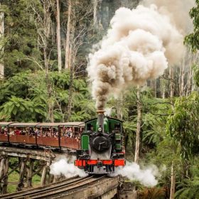 Tàu lửa hơi nước Puffing Billy ở Melbourne, ÚC