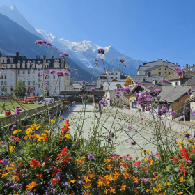 THỊ TRẤN CHAMONIX CỔ TÍCH DƯỚI CHÂN DÃY ALPS