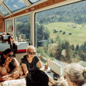 GLACIER EXPRESS CHUYẾN TÀU ĐẸP NHẤT THỤY SĨ