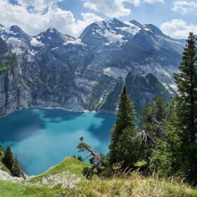 DU LỊCH THỤY SĨ KHÁM PHÁ HỒ OESCHINEN – VIÊN NGỌC XANH GIỮA DÃY ALPS