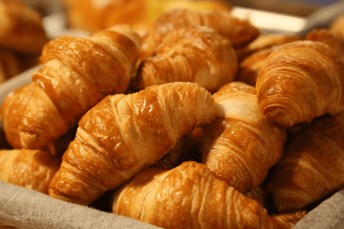 CROISSANT BIỂU TƯỢNG BỮA SÁNG NƯỚC PHÁP